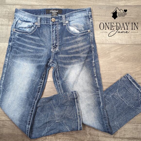 True Luck Straight Leg Jeans Size 30/30 - Picture 1 of 6